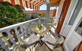 Lana Apartman